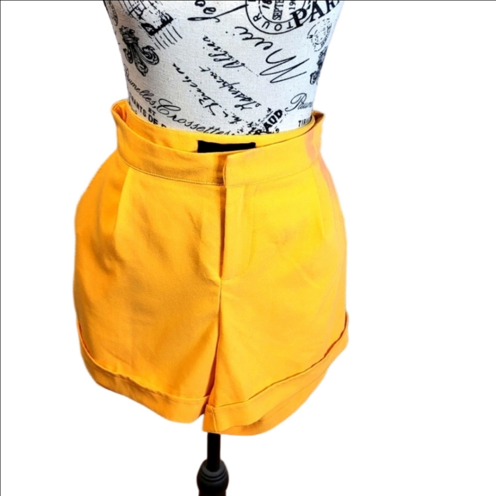 Sara Boo Mustard Yellow Dress Shorts Medium